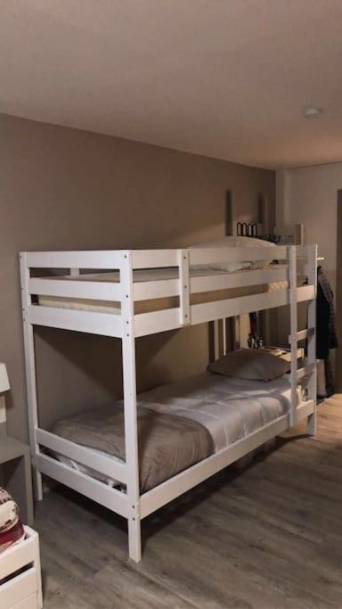 Au Bout Du Bois Piscine Sauna Hammam Accessible En Saison Et Le Logement Accessible Toute L Annee Les Déserts Eksteriør billede