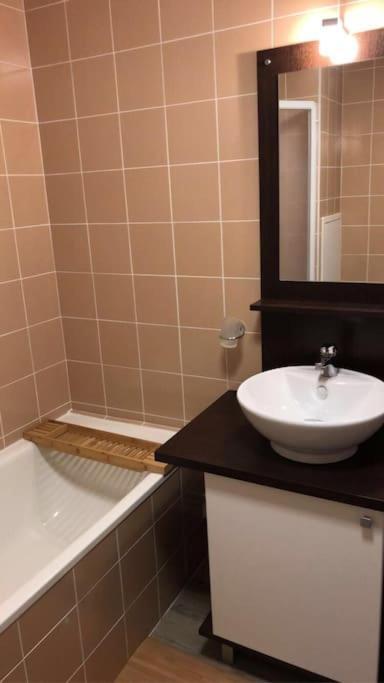 Au Bout Du Bois Piscine Sauna Hammam Accessible En Saison Et Le Logement Accessible Toute L Annee Les Déserts Eksteriør billede